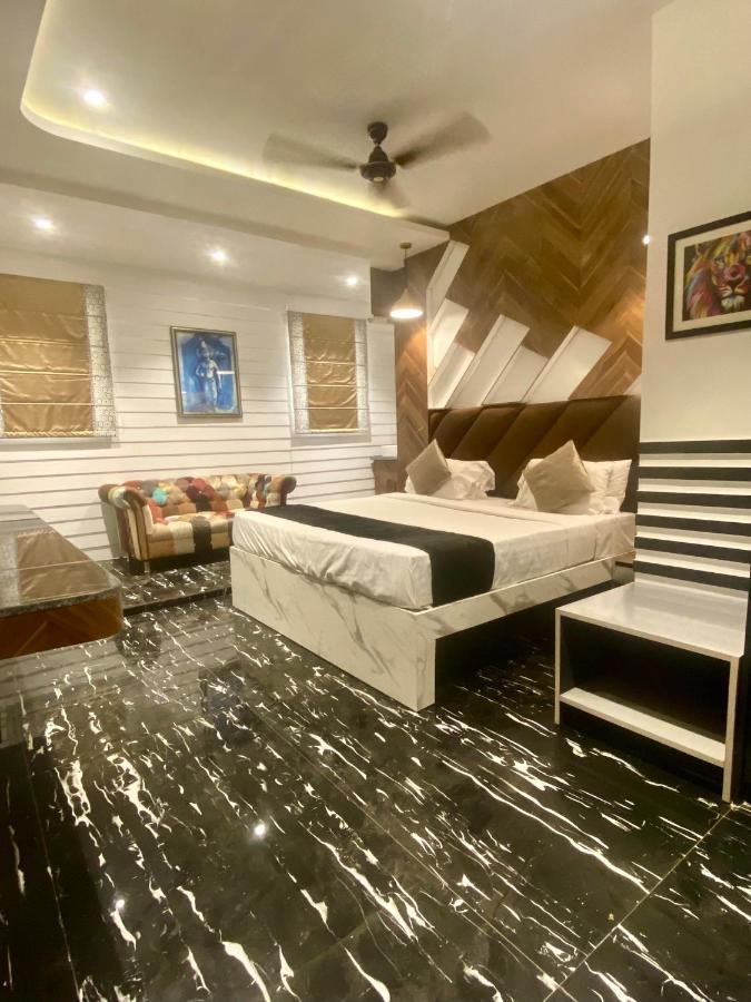 Itsy Hotels Banana Boutique Варанаси Экстерьер фото