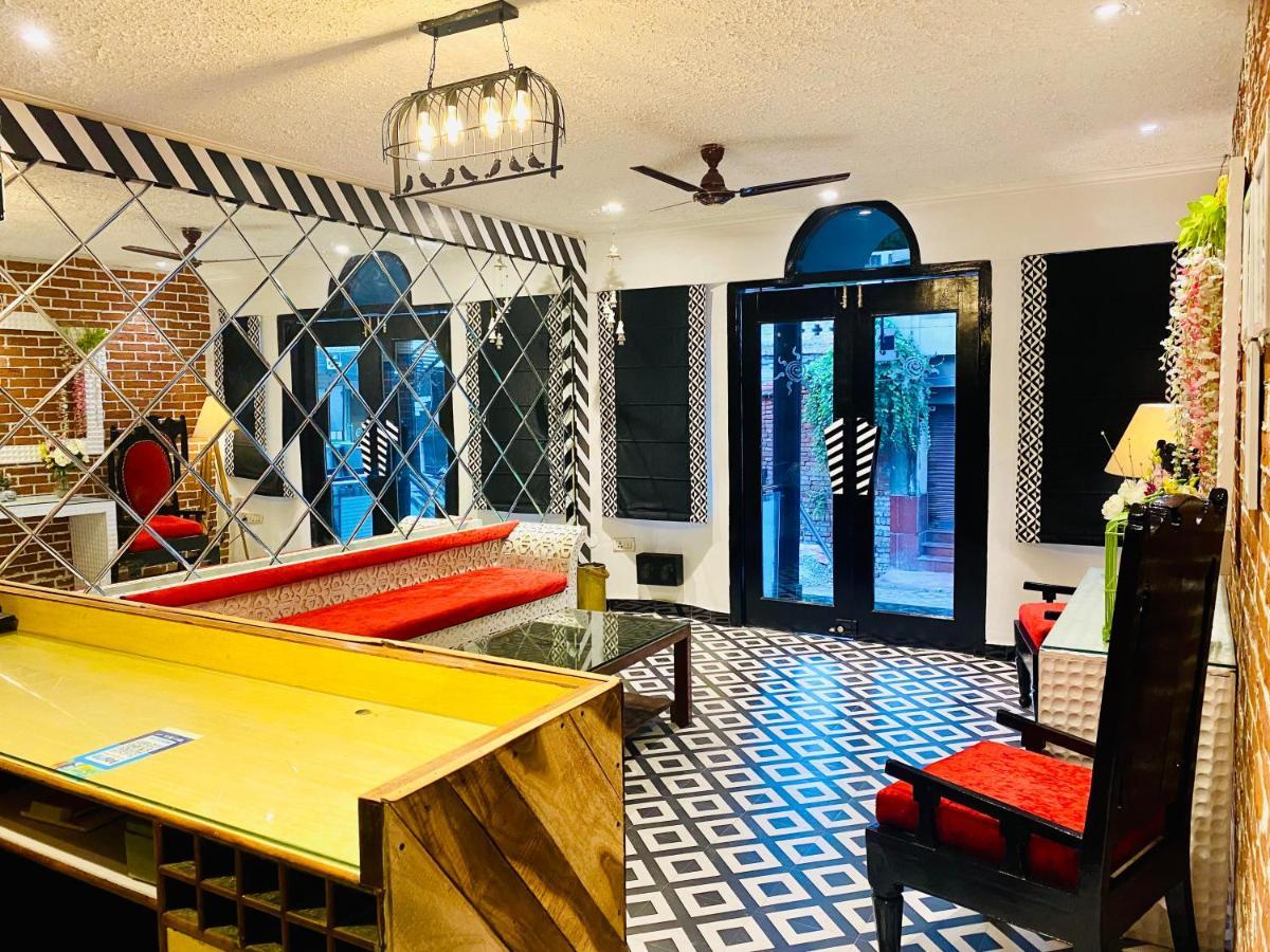 Itsy Hotels Banana Boutique Варанаси Экстерьер фото