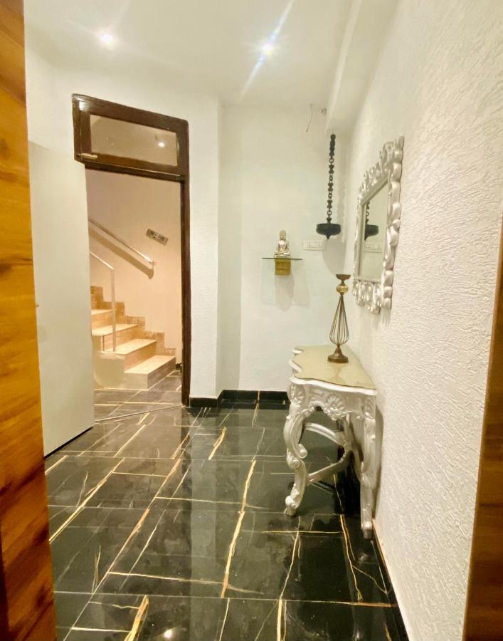 Itsy Hotels Banana Boutique Варанаси Экстерьер фото