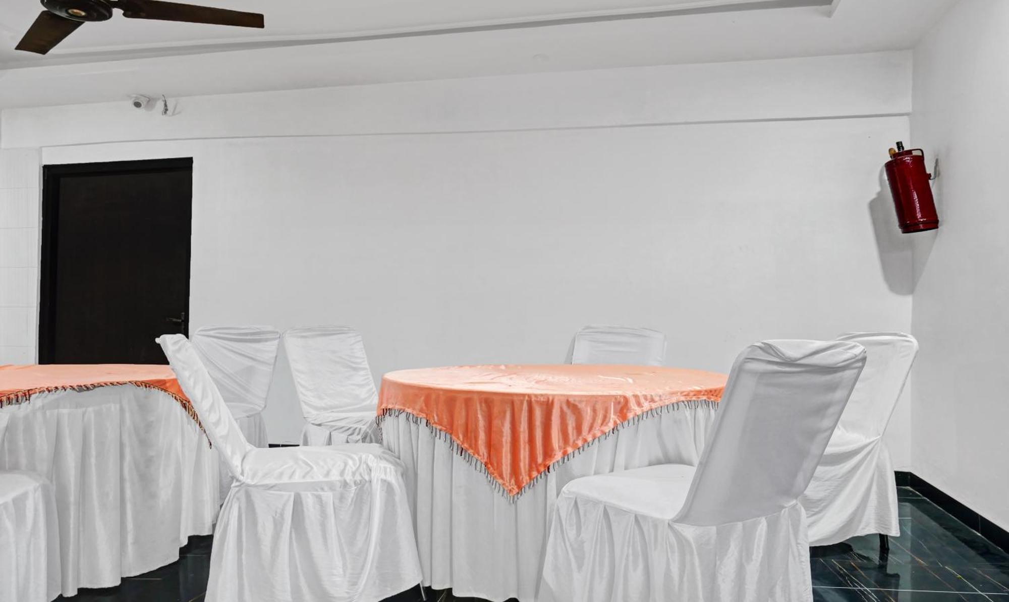 Itsy Hotels Banana Boutique Варанаси Экстерьер фото