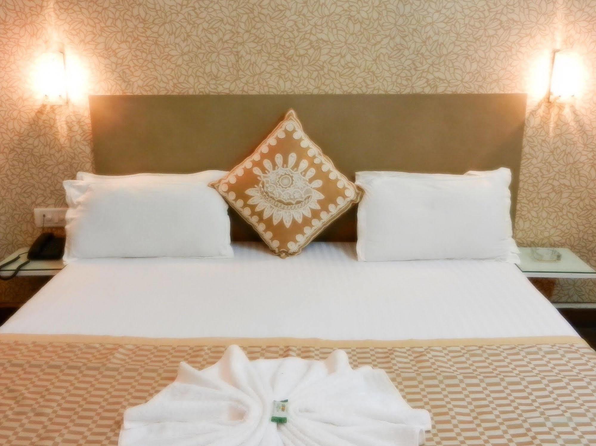 Itsy Hotels Banana Boutique Варанаси Экстерьер фото